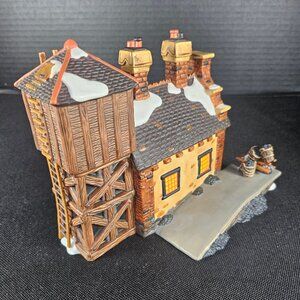 Department 56 The Locomotive Shed & Water Tower Dickens Village Series In Box